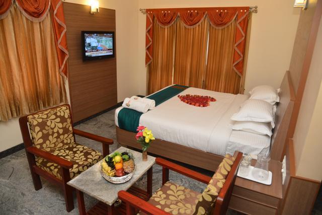 Sri Balaji Hotels Tiruchengodu Eksteriør billede
