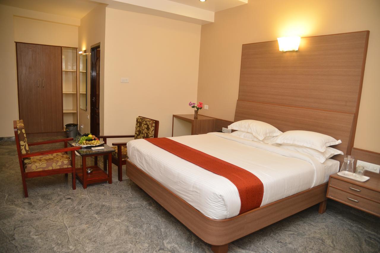 Sri Balaji Hotels Tiruchengodu Eksteriør billede
