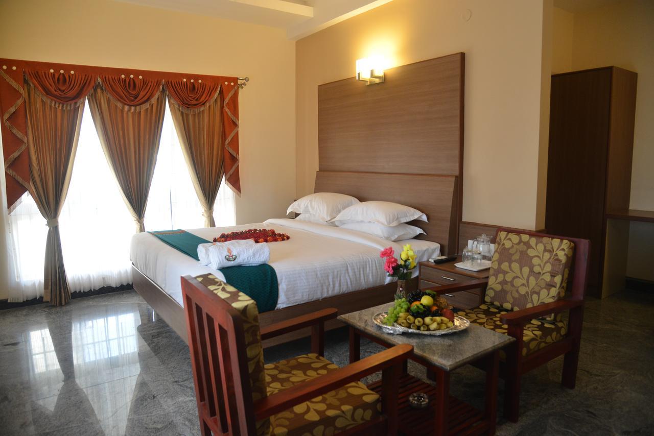 Sri Balaji Hotels Tiruchengodu Eksteriør billede